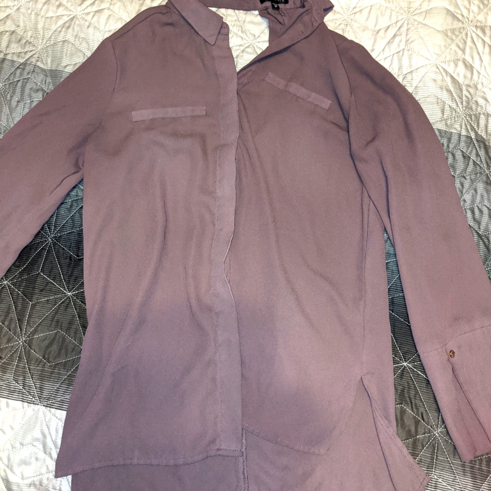 Gorgeous button up blouse in Greyish mauve colour